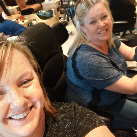 Meet your Poshers, Michelle & Von - Picture 2 of 9